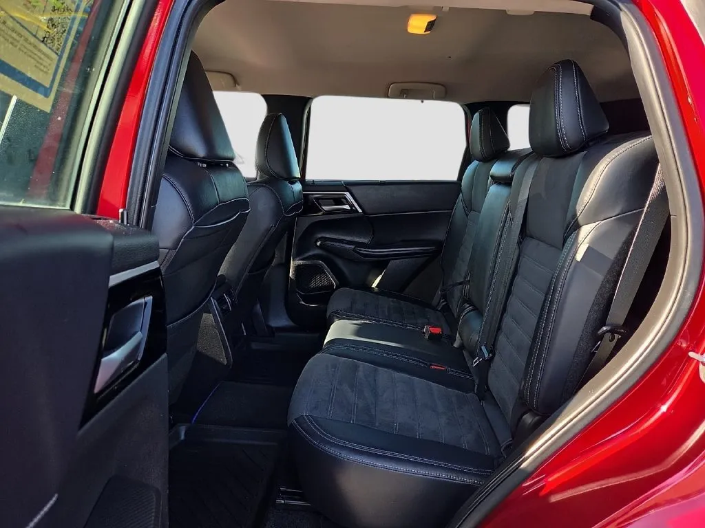 Mitsubishi Outlander photo 14