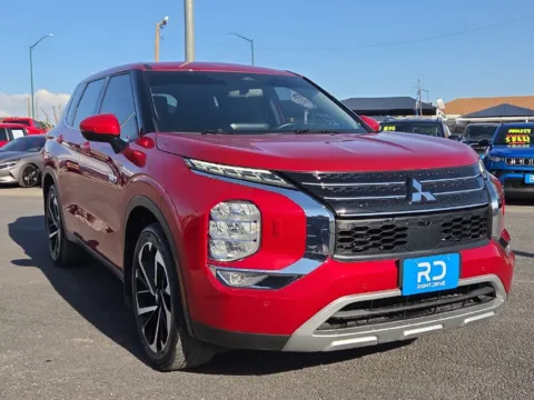 Red 2023 Mitsubishi Outlander PHEV SE for sale in El Paso, TX
