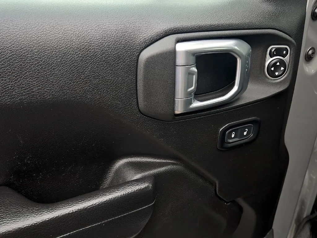Jeep Gladiator photo 17