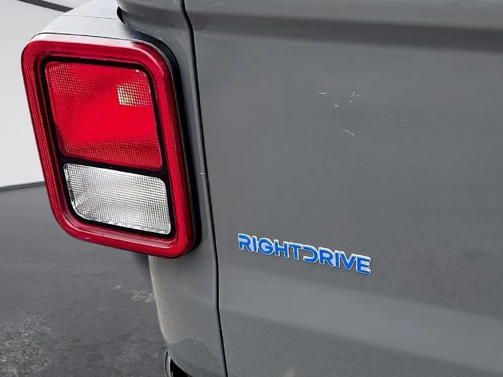 Jeep Gladiator photo 9