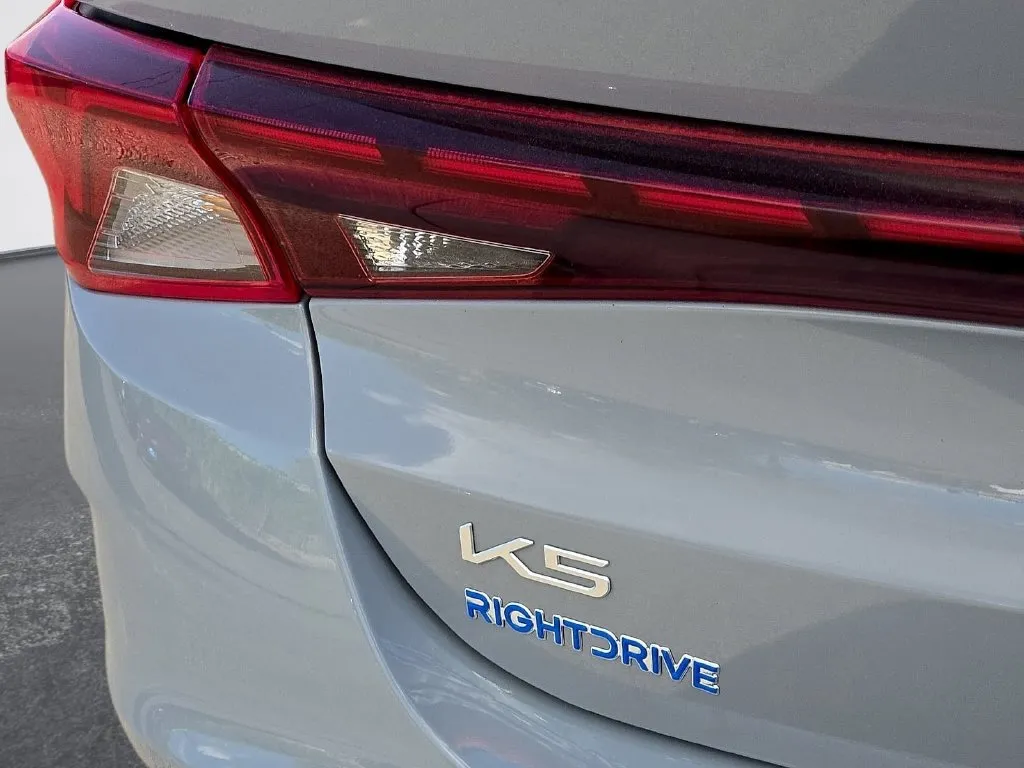 Kia K5 photo 9