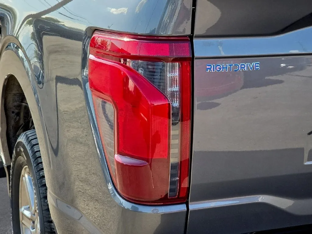 Ford F-150 photo 12