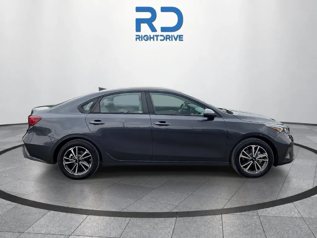 Kia Forte photo 2
