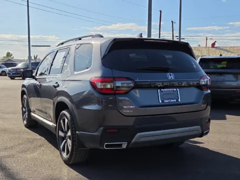 More photos of 2023 Honda Pilot Elite at RightDrive - 6930 Alameda, TX