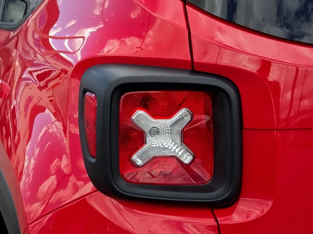 Jeep Renegade photo 11