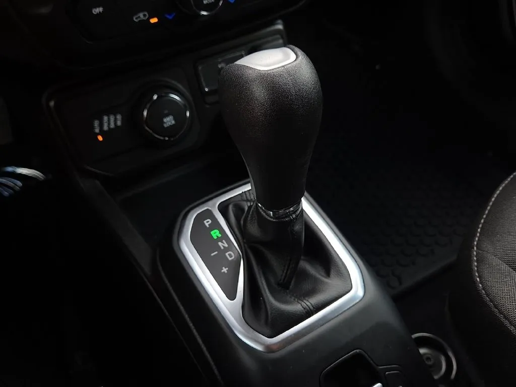 Jeep Renegade photo 25