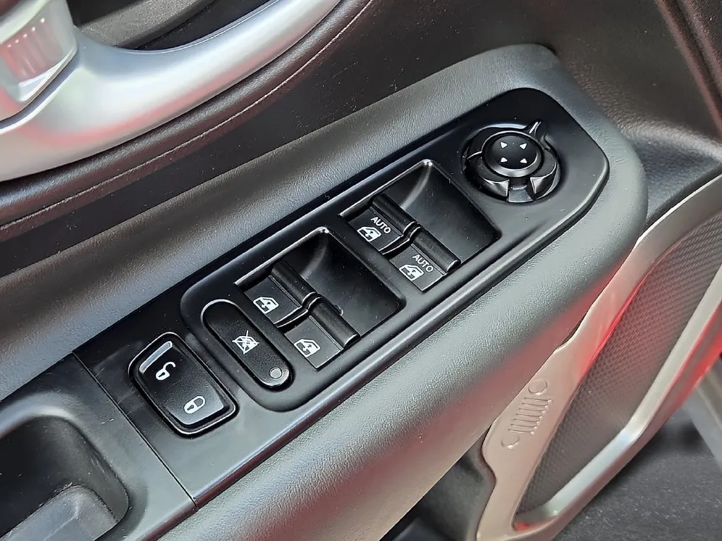 Jeep Renegade photo 17
