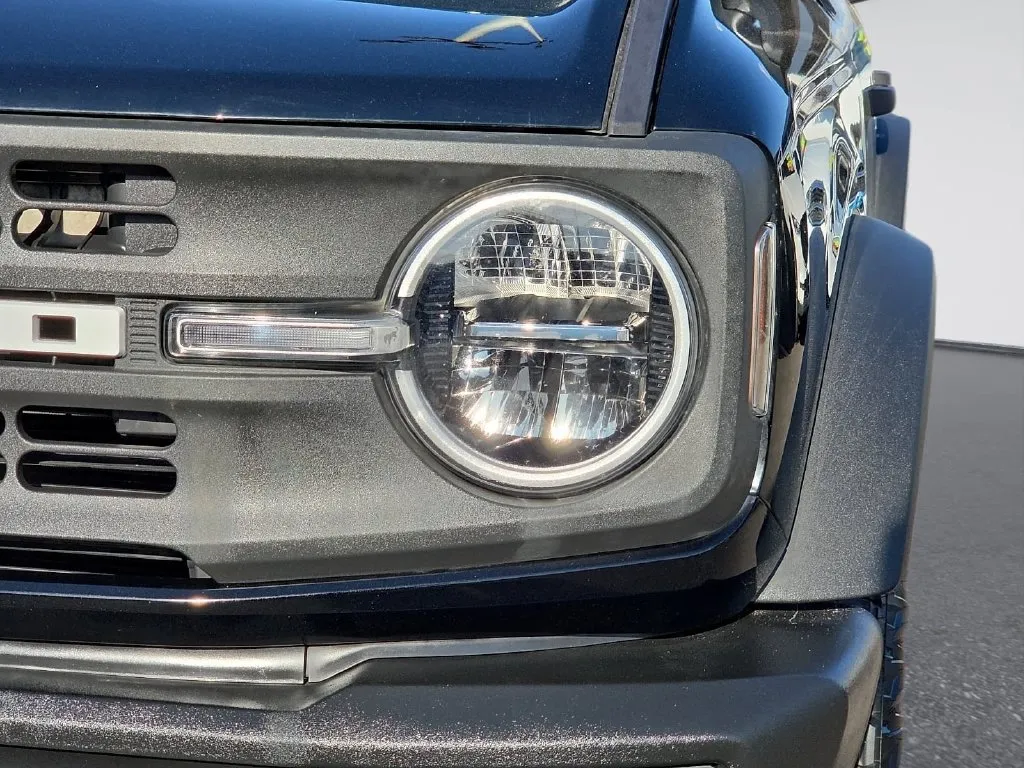 Ford Bronco photo 8