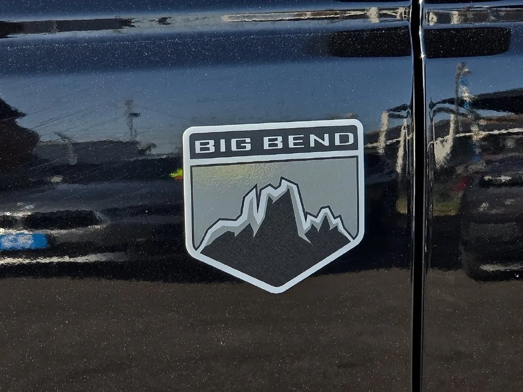 Ford Bronco photo 10
