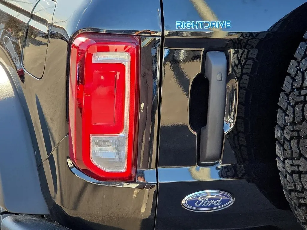 Ford Bronco photo 12