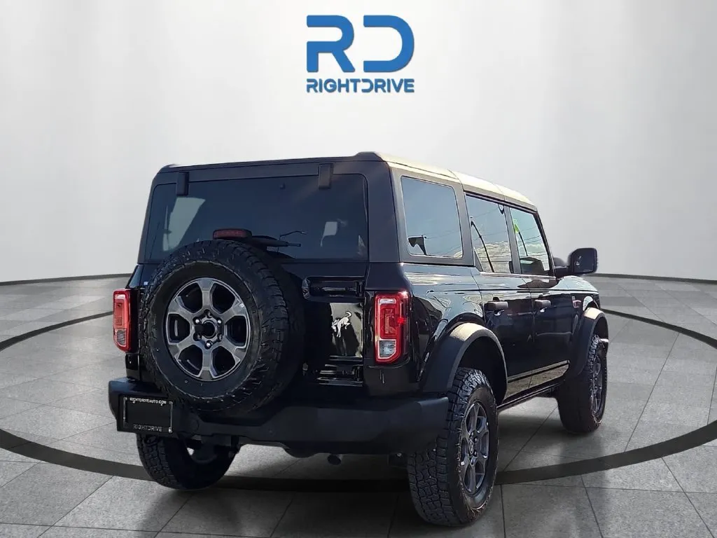 Ford Bronco photo 3