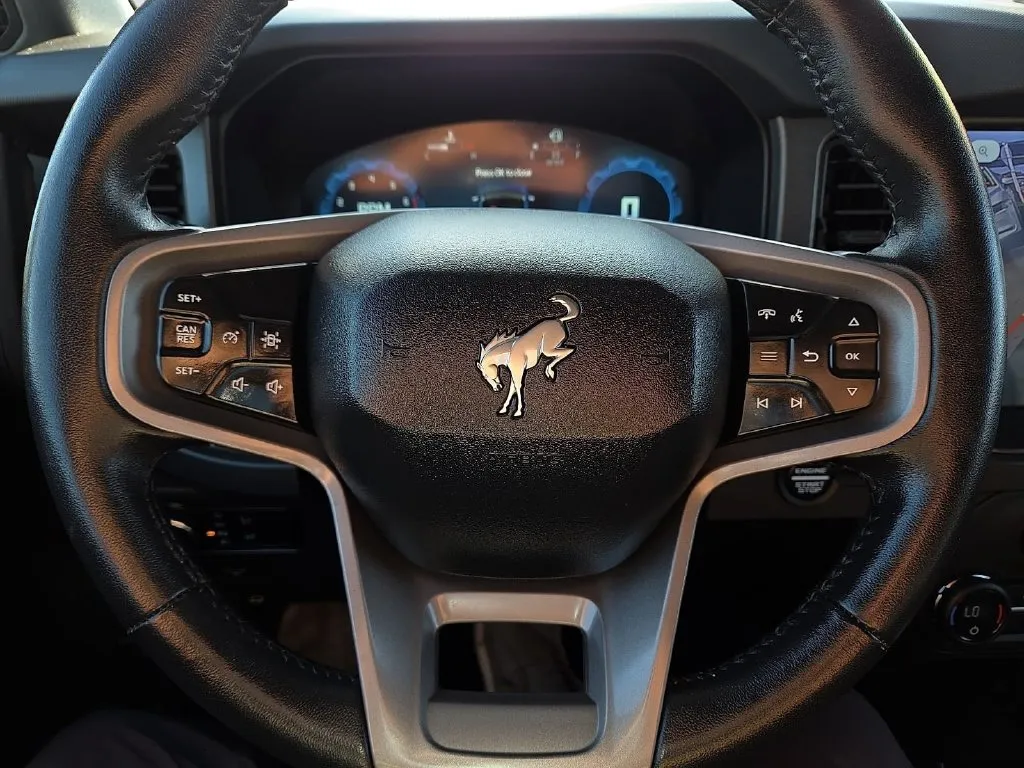 Ford Bronco photo 24