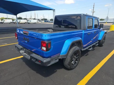 More photos of 2023 Jeep Gladiator Freedom at RightDrive - 6930 Alameda, TX