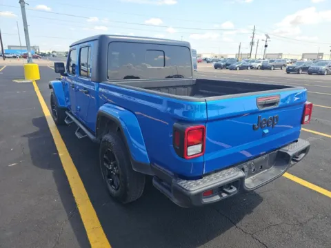 More photos of 2023 Jeep Gladiator Freedom at RightDrive - 6930 Alameda, TX