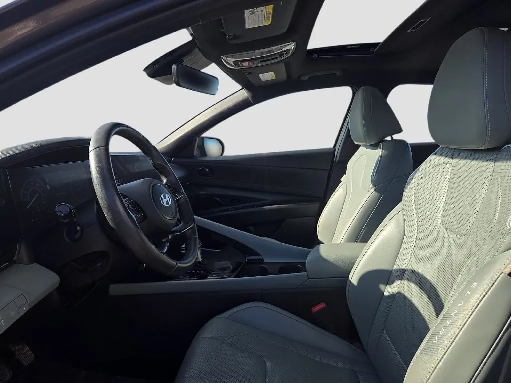 Hyundai Elantra photo 14