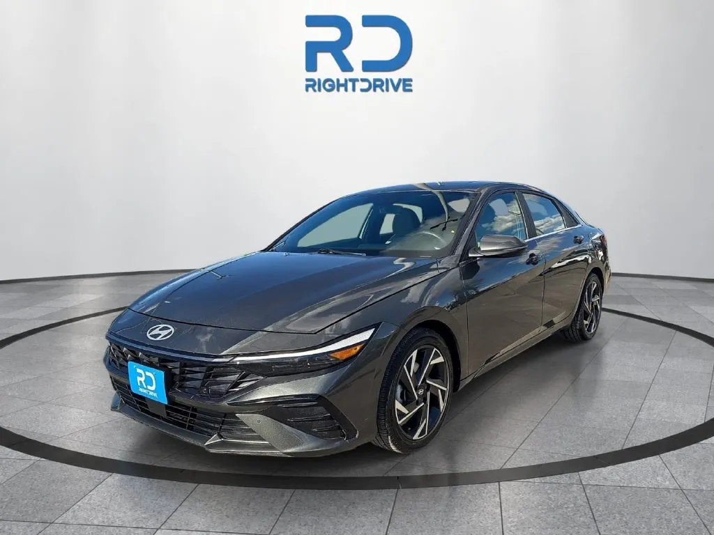 Hyundai Elantra photo 6
