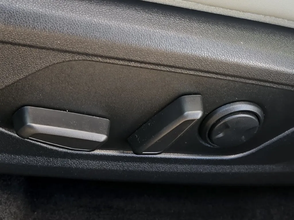 Hyundai Elantra photo 16