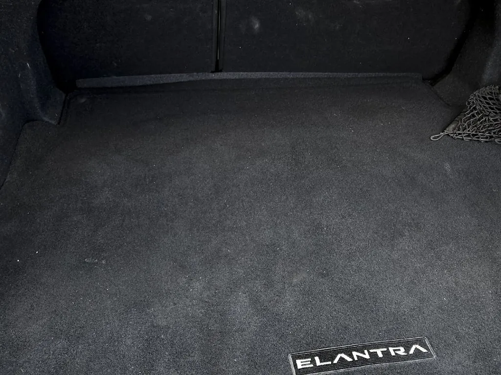 Hyundai Elantra photo 10