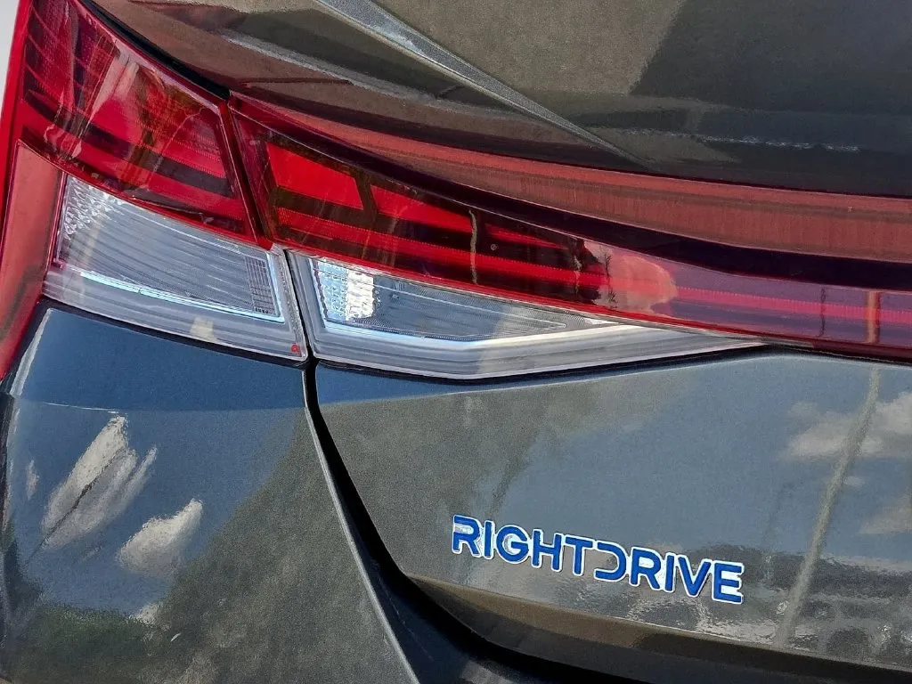 Hyundai Elantra photo 9