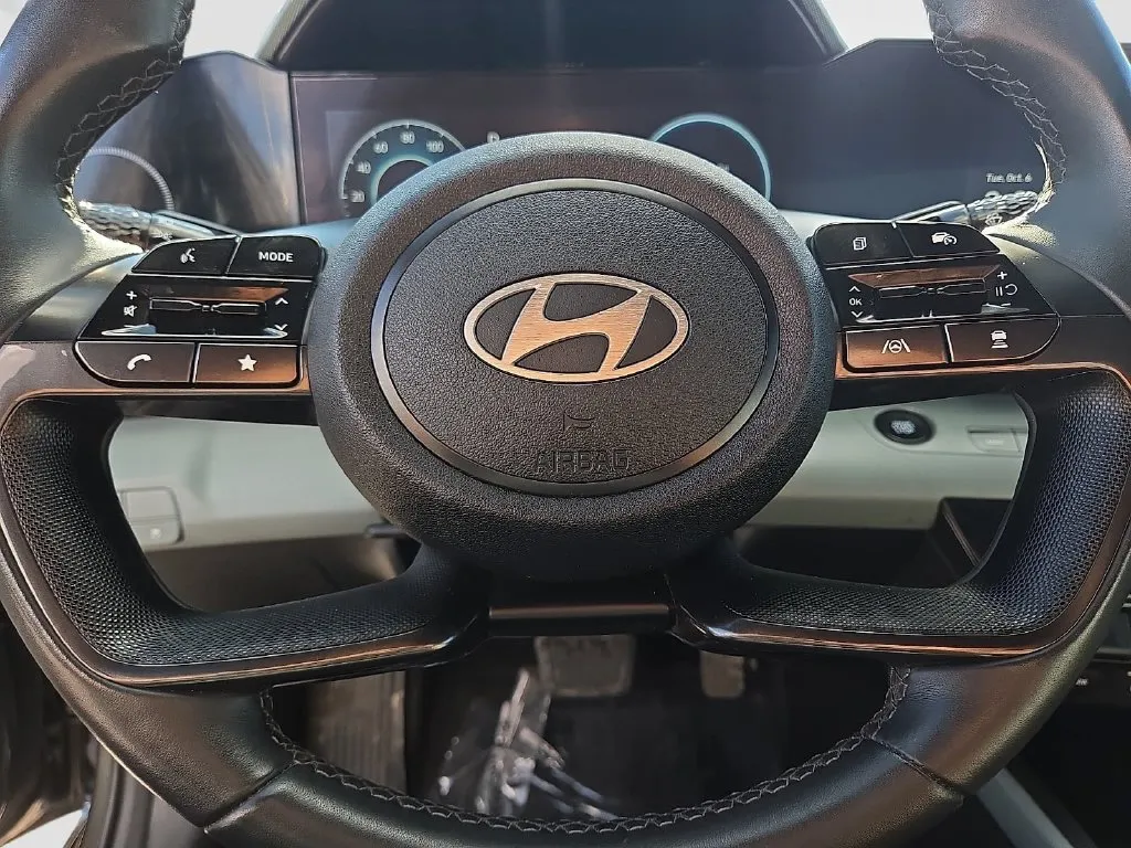 Hyundai Elantra photo 24