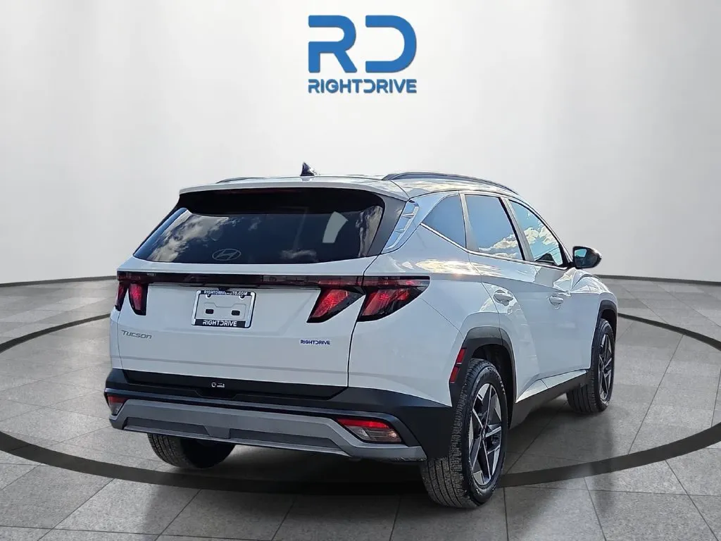 Hyundai Tucson photo 3