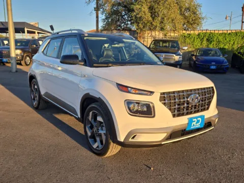 White 2025 Hyundai Venue Limited for sale in El Paso, TX