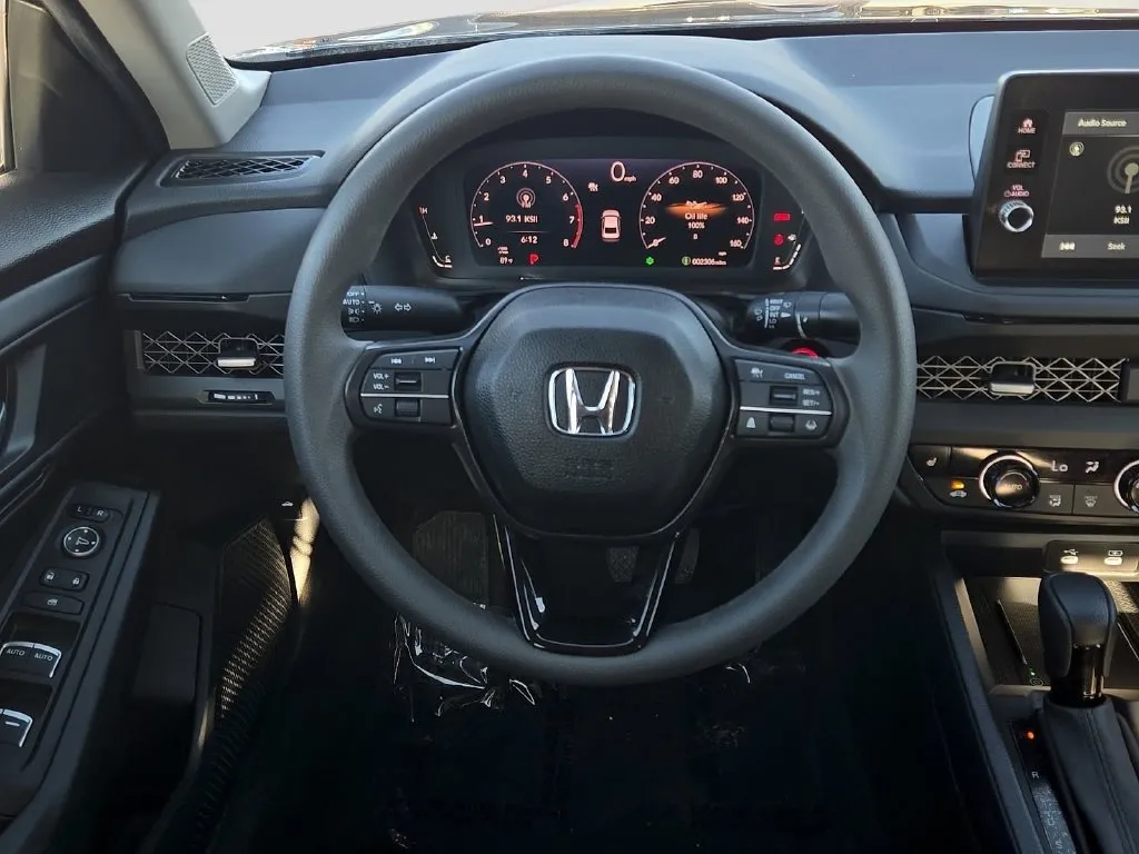 Honda Accord photo 14
