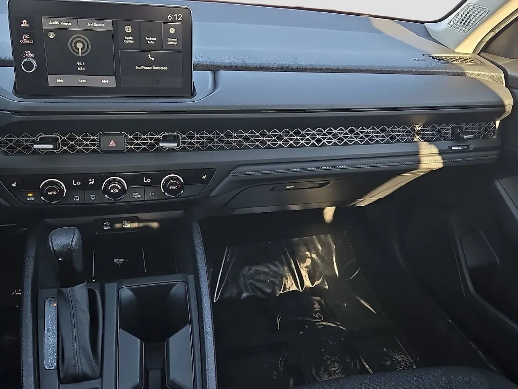 Honda Accord photo 15