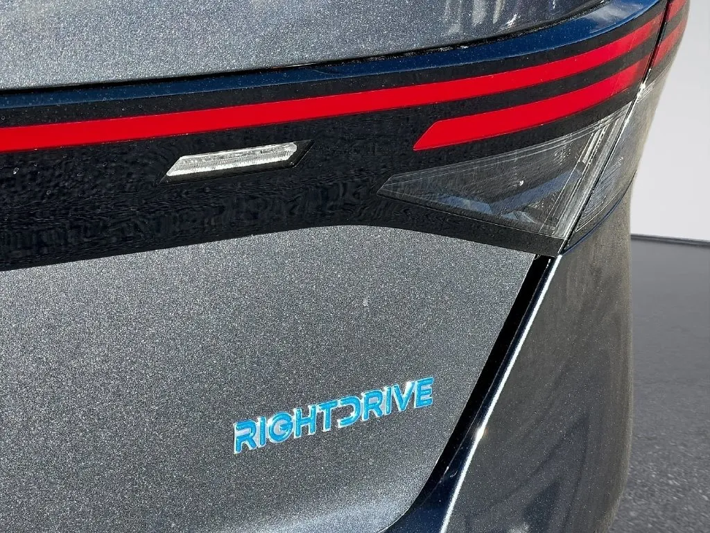Honda Accord photo 9