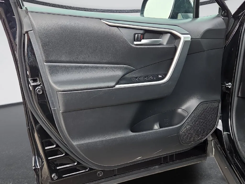 Toyota RAV4 photo 16
