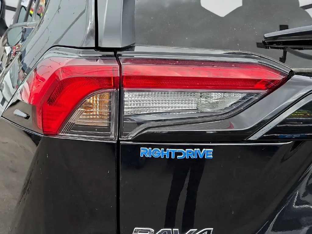 Toyota RAV4 photo 10