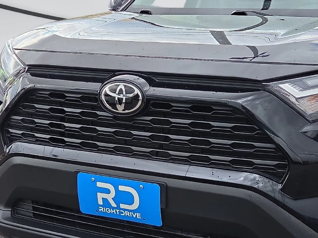 Toyota RAV4 photo 7