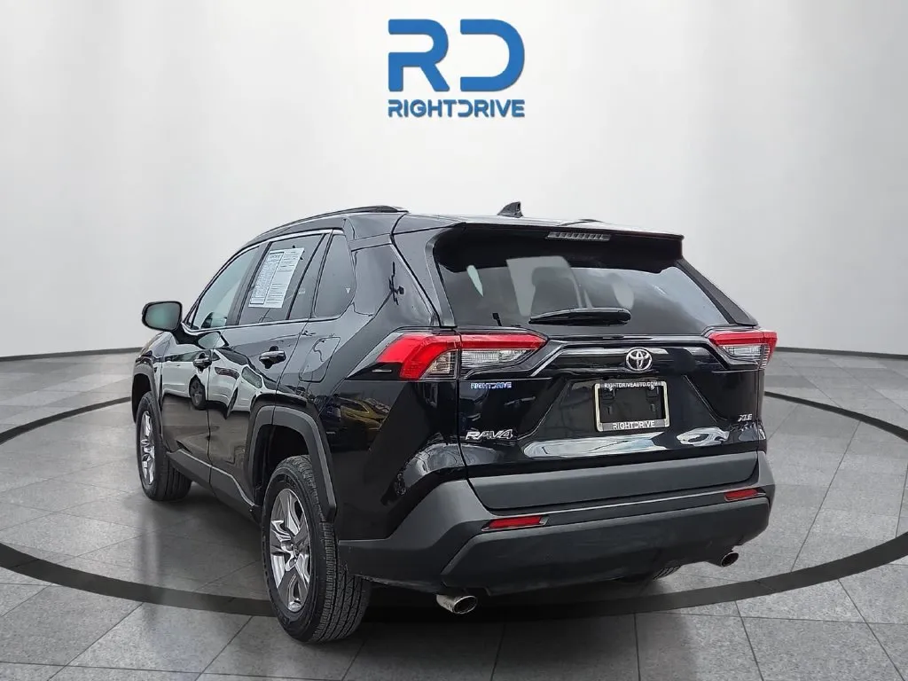 Toyota RAV4 photo 4