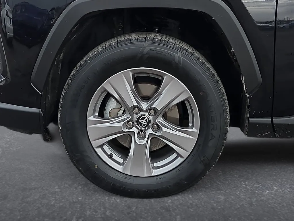 Toyota RAV4 photo 9