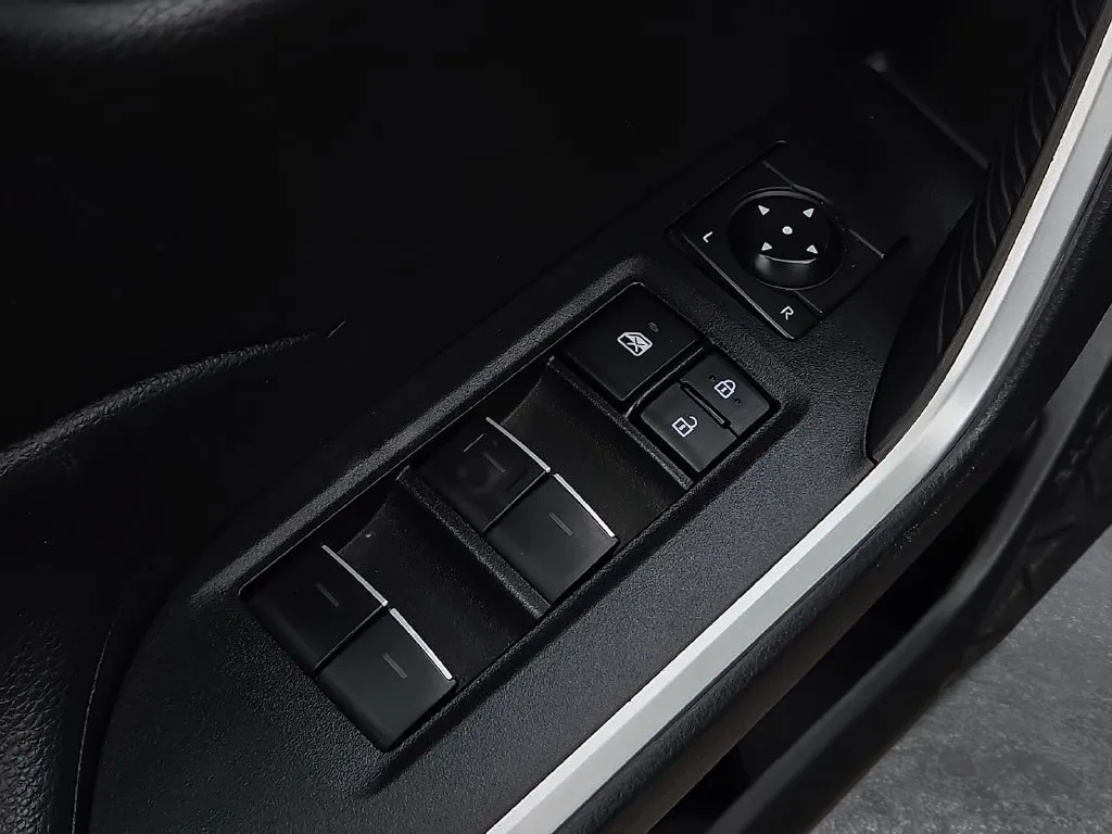 Toyota RAV4 photo 17