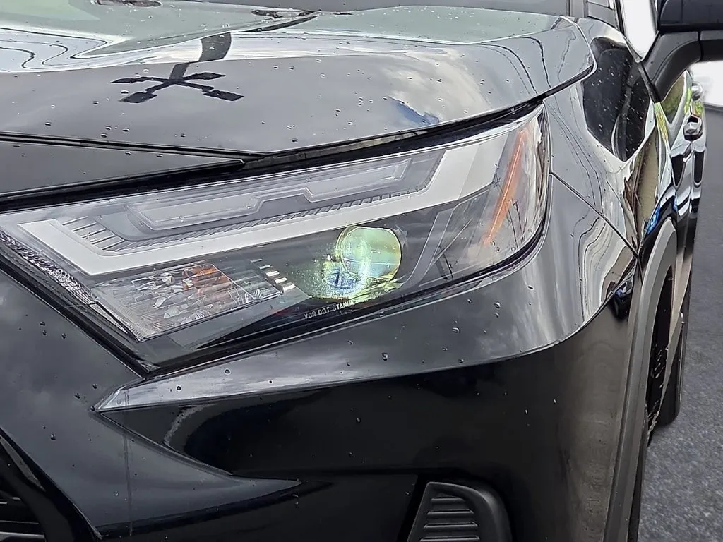 Toyota RAV4 photo 8
