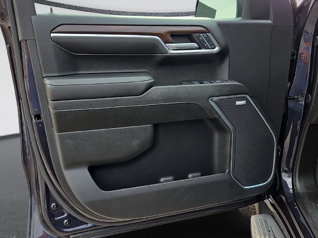 GMC Sierra photo 16