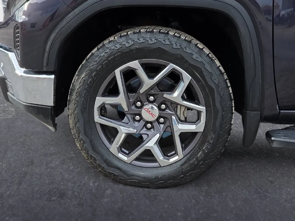 GMC Sierra photo 9
