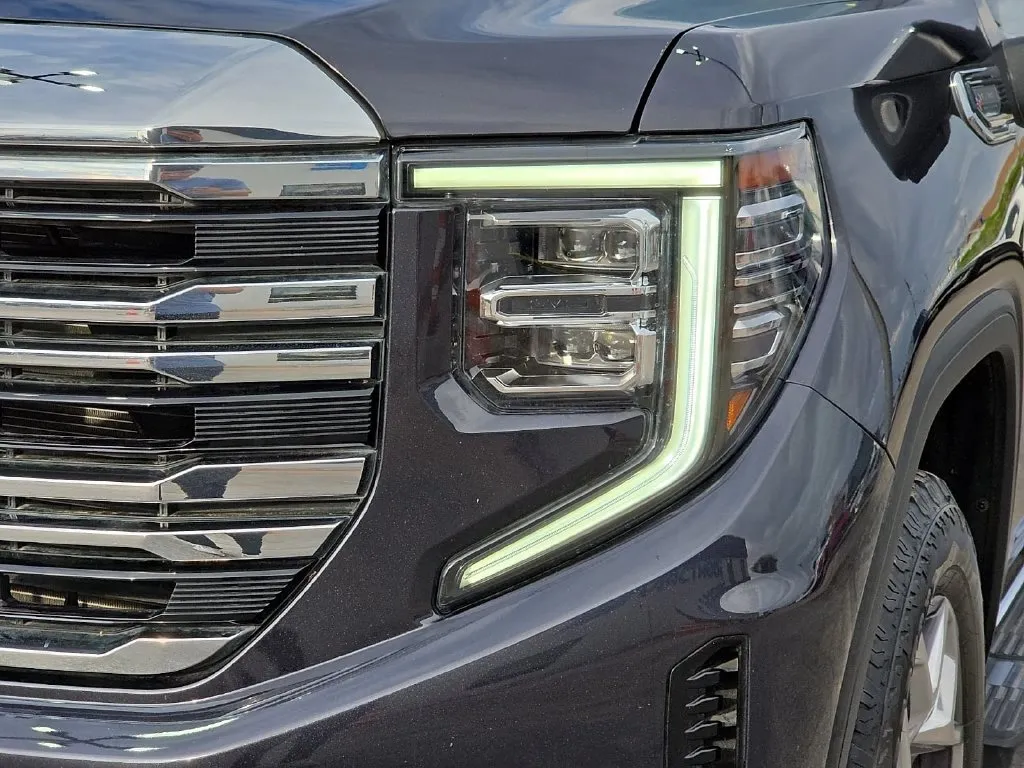 GMC Sierra photo 8