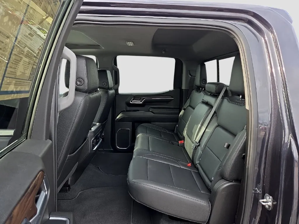 GMC Sierra photo 14