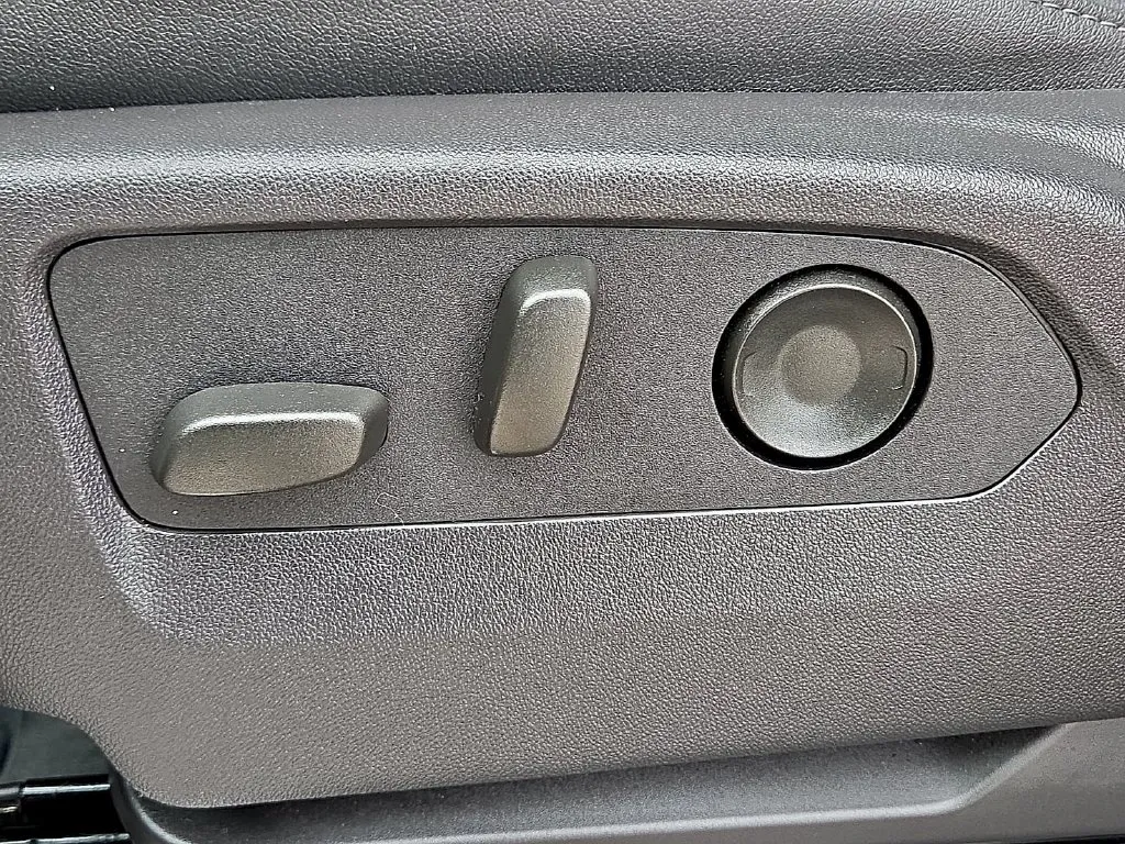 GMC Sierra photo 18