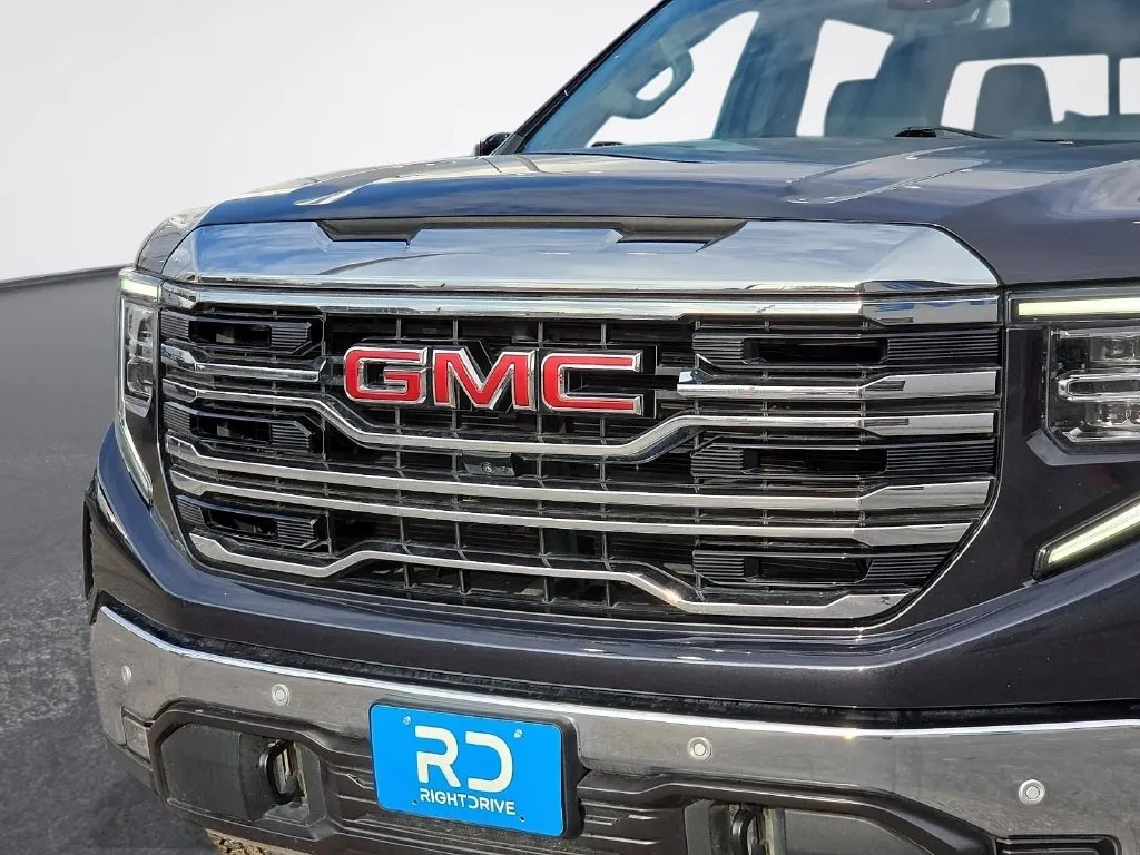 GMC Sierra photo 7