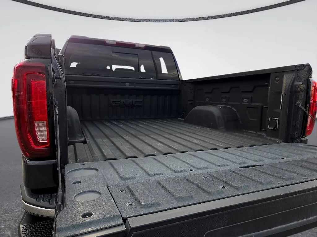 GMC Sierra photo 13
