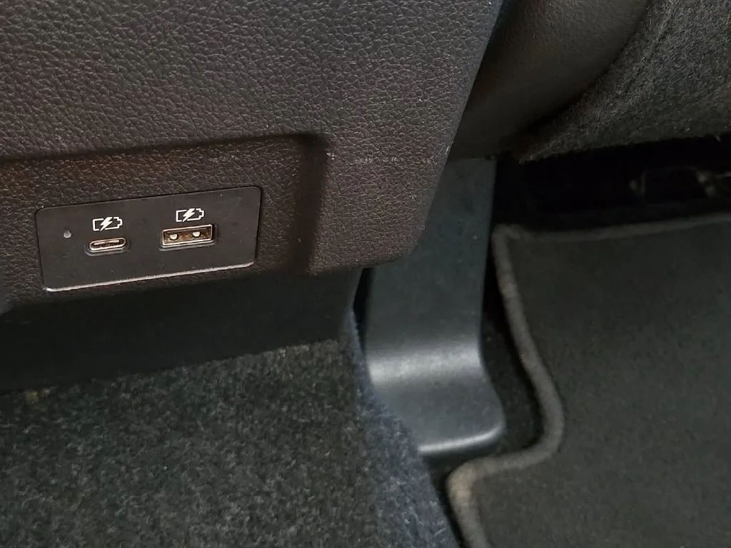 Mitsubishi Eclipse Cross photo 12
