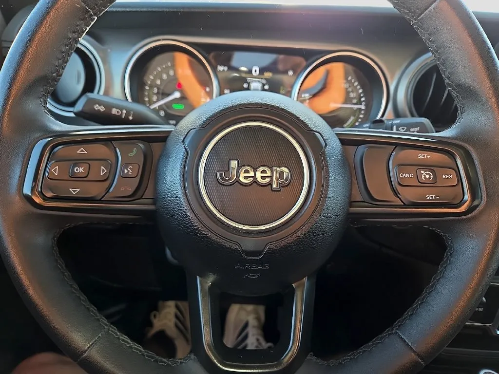 Jeep Wrangler photo 24