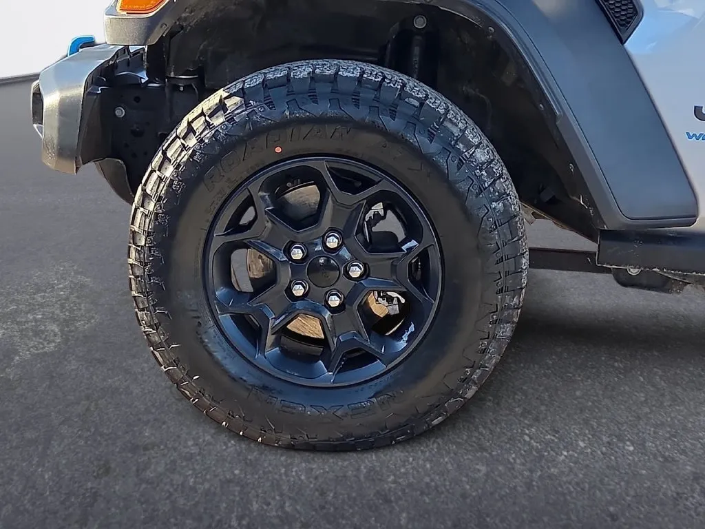 Jeep Wrangler photo 9