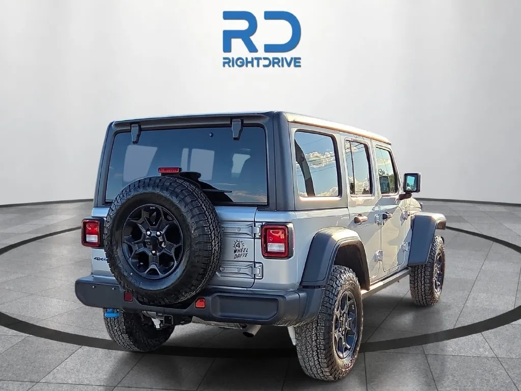 Jeep Wrangler photo 3