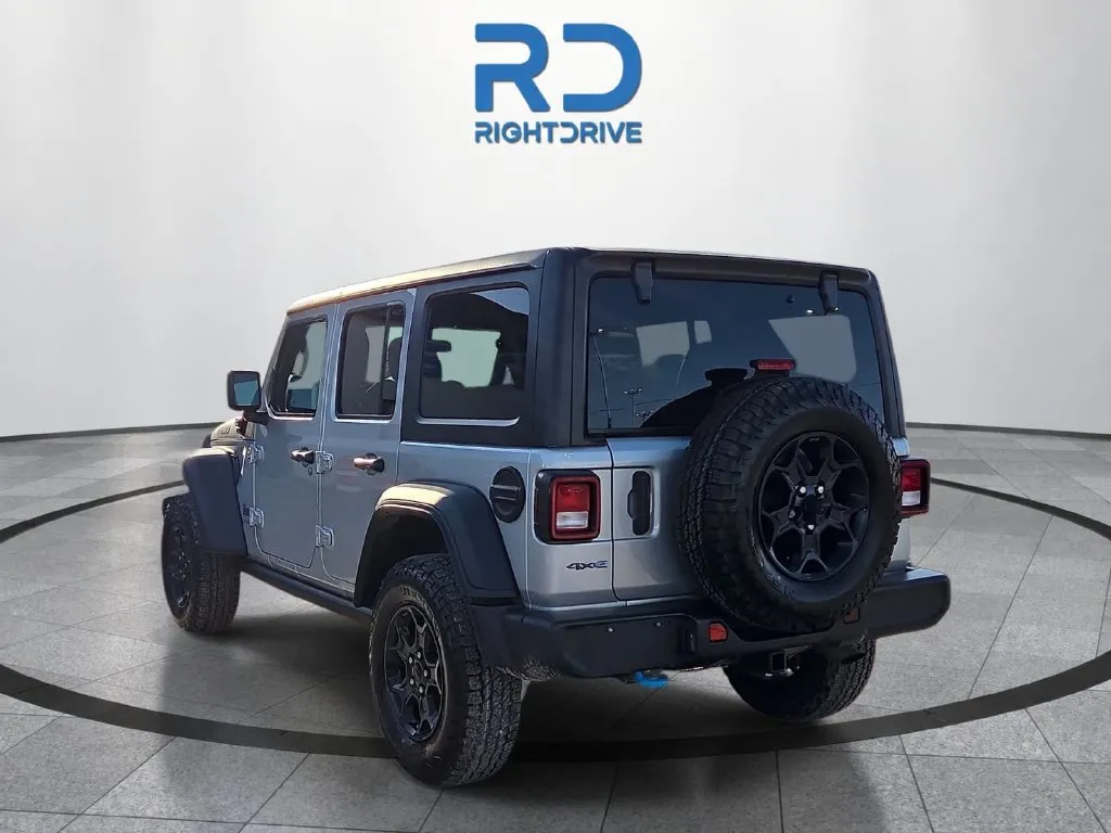 Jeep Wrangler photo 4