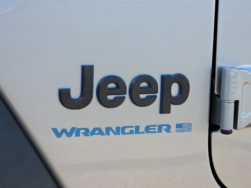 Jeep Wrangler photo 10
