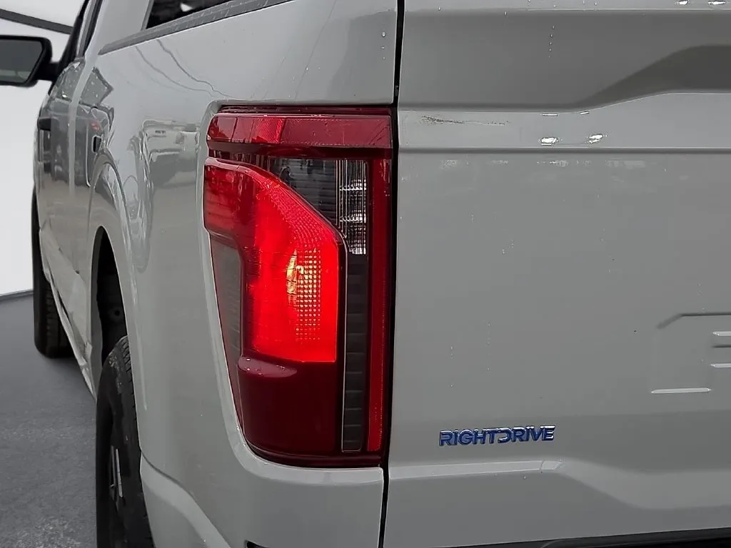 Ford F-150 photo 11